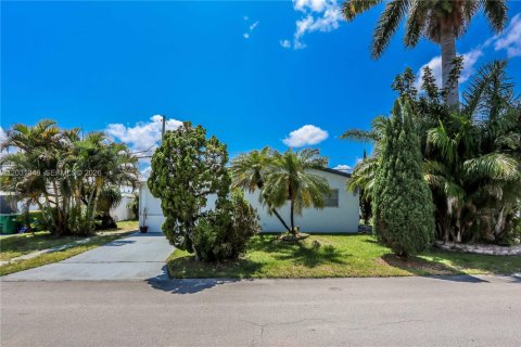 Villa ou maison à vendre à Tamarac, Floride: 2 chambres, 95.32 m2 № 2172403 - photo 19