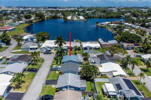 Villa ou maison à Tamarac, Floride 2 chambres, 95.32 m2 № 2172403