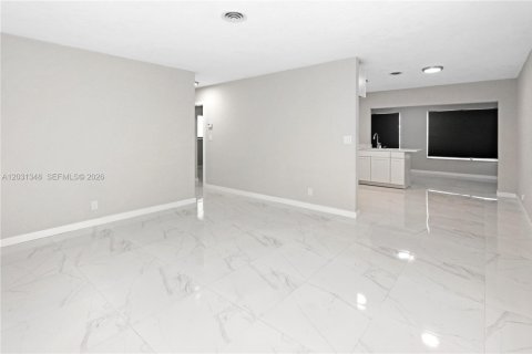 Villa ou maison à vendre à Tamarac, Floride: 2 chambres, 95.32 m2 № 2172403 - photo 9
