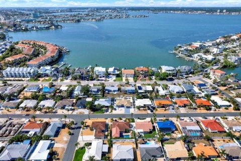 Casa en venta en Saint Pete Beach, Florida, 3 dormitorios, 154.22 m2 № 1906551 - foto 4
