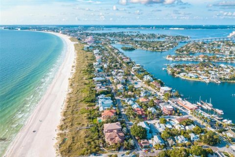 Casa en venta en Saint Pete Beach, Florida, 3 dormitorios, 154.22 m2 № 1906551 - foto 5