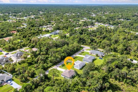 House in North Port, Florida 3 bedrooms, 118.36 sq.m. № 1886790 - photo 5
