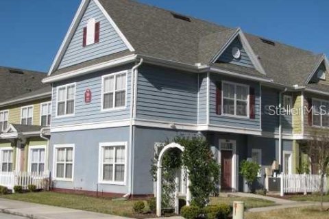 Adosado en venta en Kissimmee, Florida, 4 dormitorios, 136.57 m2 № 1900855 - foto 1