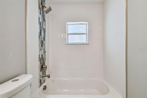 Casa en venta en Lutz, Florida, 4 dormitorios, 205.78 m2 № 1876336 - foto 28