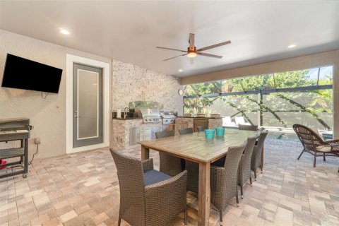 Casa en venta en North Fort Myers, Florida, 3 dormitorios, 330.36 m2 № 2437173 - foto 3