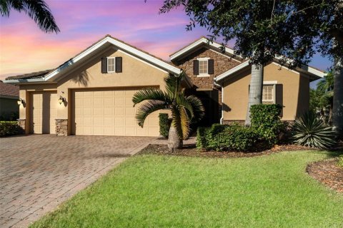 Casa en North Fort Myers, Florida 3 dormitorios, 330.36 m2 № 2437173