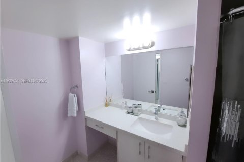 Снять в аренду кондоминиум в Санни-Айлс-Бич, Флорида 2 спальни, 140м2, № 2034996 - фото 13