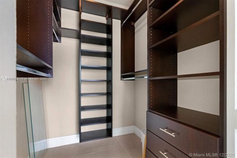 Снять в аренду кондоминиум в Майами, Флорида 1 спальня, 64.47м2, № 1956793 - фото 16