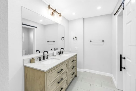 Купить виллу или дом в Семинол, Флорида 12 комнат, 319.31м2, № 1899833 - фото 19