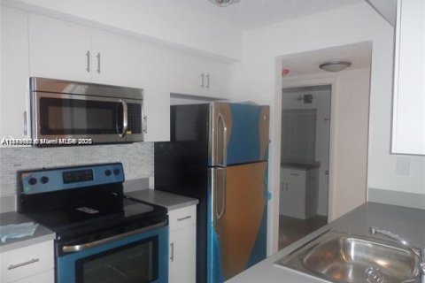 Condo in Tamarac, Florida, 1 bedroom  № 1836465 - photo 7