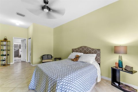 House in Homestead, Florida 4 bedrooms, 195 sq.m. № 1869905 - photo 11