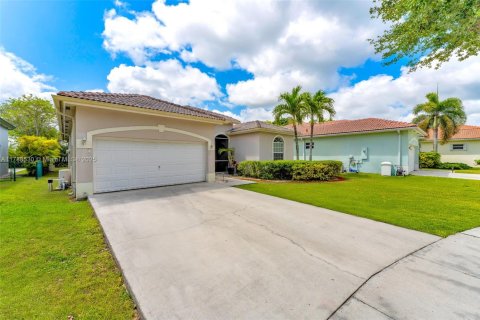 House in Homestead, Florida 4 bedrooms, 195 sq.m. № 1869905 - photo 23