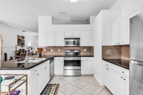 House in Homestead, Florida 4 bedrooms, 195 sq.m. № 1869905 - photo 10