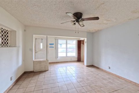 Купить виллу или дом в Окленд-Парк, Флорида 2 спальни, 101.82м2, № 1928312 - фото 5