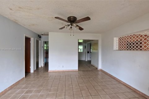 Купить виллу или дом в Окленд-Парк, Флорида 2 спальни, 101.82м2, № 1928312 - фото 4