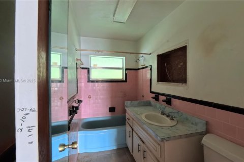 Купить виллу или дом в Окленд-Парк, Флорида 2 спальни, 101.82м2, № 1928312 - фото 17