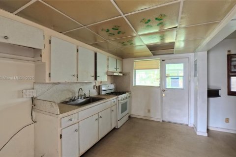 Купить виллу или дом в Окленд-Парк, Флорида 2 спальни, 101.82м2, № 1928312 - фото 6