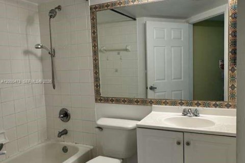 Снять в аренду кондоминиум в Пемброк-Пайнс, Флорида 2 спальни, 92.9м2, № 2065240 - фото 30