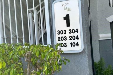 Снять в аренду кондоминиум в Пемброк-Пайнс, Флорида 2 спальни, 92.9м2, № 2065240 - фото 4