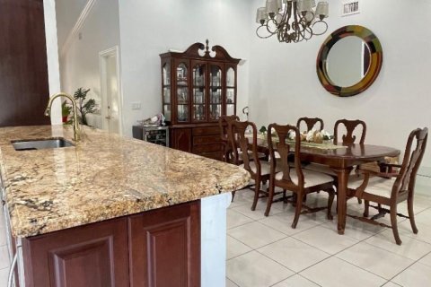 House in Wellington, Florida 4 bedrooms, 191.1 sq.m. № 2169806 - photo 30