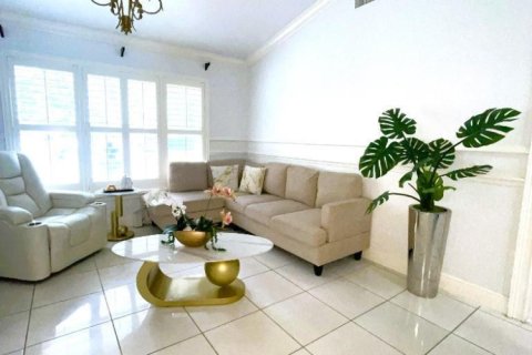 House in Wellington, Florida 4 bedrooms, 191.1 sq.m. № 2169806 - photo 12