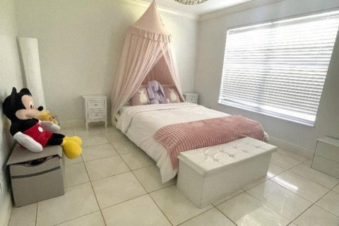 House in Wellington, Florida 4 bedrooms, 191.1 sq.m. № 2169806 - photo 24