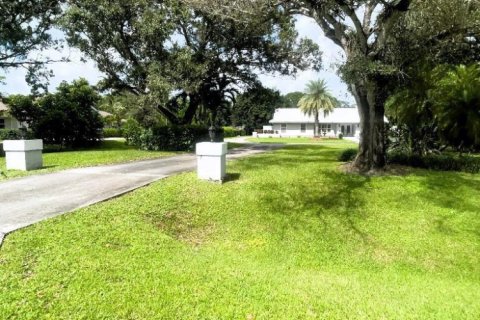 House in Wellington, Florida 4 bedrooms, 191.1 sq.m. № 2169806 - photo 5