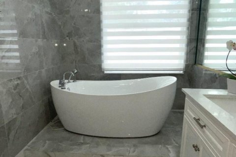 House in Wellington, Florida 4 bedrooms, 191.1 sq.m. № 2169806 - photo 20