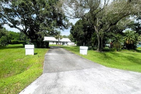 House in Wellington, Florida 4 bedrooms, 191.1 sq.m. № 2169806 - photo 4