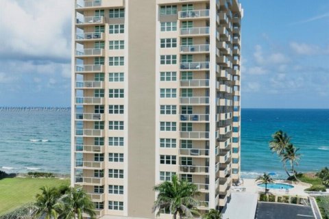Copropriété à louer à Riviera Beach, Floride: 2 chambres, 130.06 m2 № 1882521 - photo 1