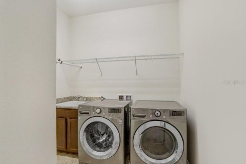 Casa en venta en Lutz, Florida, 5 dormitorios, 308.06 m2 № 1653880 - foto 25