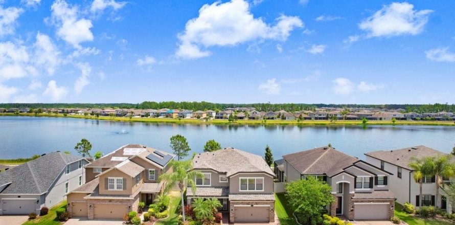 Casa en Lutz, Florida 5 dormitorios, 308.06 m2 № 1653880