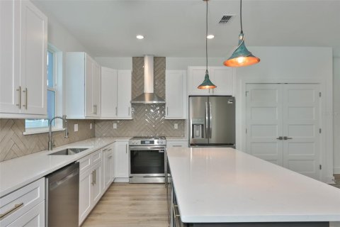 Villa ou maison à vendre à Saint Petersburg, Floride: 4 chambres, 187.01 m2 № 2236333 - photo 6