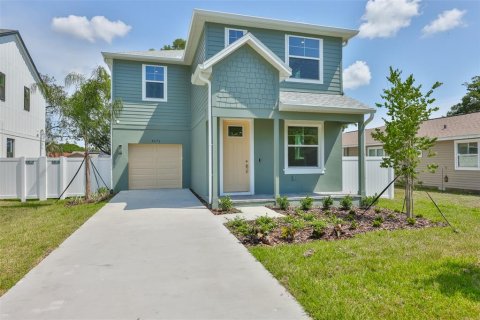 Дом в MAGNOLIA PARK в Сент-Питерсберг, Флорида 7 комнат, 187.01м2 № 2236333
