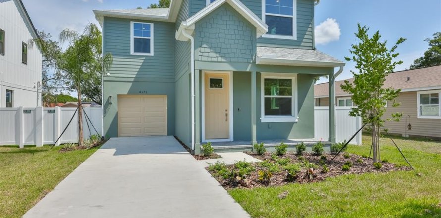 Villa ou maison à MAGNOLIA PARK à Saint Petersburg, Floride 4 chambres, 187.01 m2 № 2236333