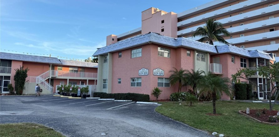 Condominio en Pompano Beach, Florida, 2 dormitorios  № 2155135