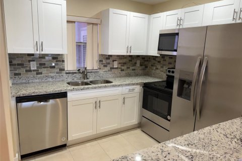 Condominio en alquiler en Pompano Beach, Florida, 2 dormitorios, 99.41 m2 № 2155135 - foto 3
