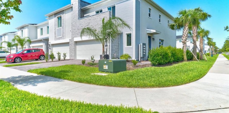 Townhouse in Davenport, Florida 3 bedrooms, 183.76 sq.m. № 1773423