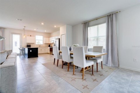 Townhouse in Davenport, Florida 3 bedrooms, 183.76 sq.m. № 1773423 - photo 10