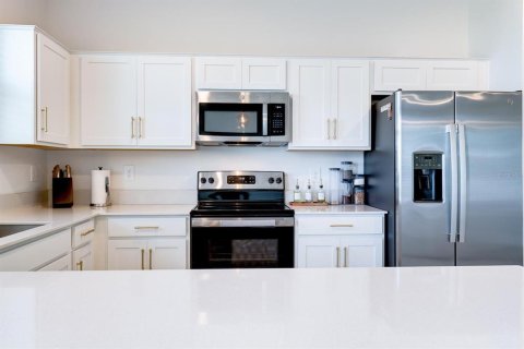 Townhouse in Davenport, Florida 3 bedrooms, 183.76 sq.m. № 1773423 - photo 14