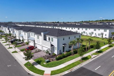 Townhouse in Davenport, Florida 3 bedrooms, 183.76 sq.m. № 1773423 - photo 28