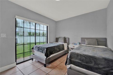 Villa ou maison à louer à Miami, Floride: 3 chambres, 149.2 m2 № 1969257 - photo 5