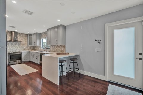 Villa ou maison à louer à Miami, Floride: 3 chambres, 149.2 m2 № 1969257 - photo 12