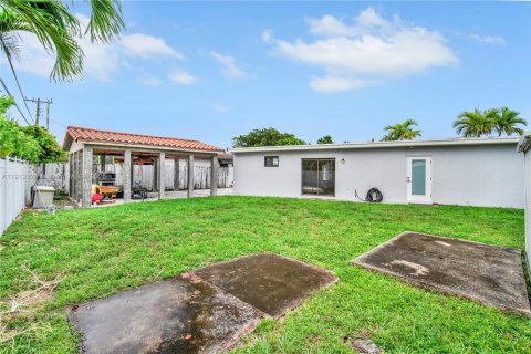 Villa ou maison à louer à Miami, Floride: 3 chambres, 149.2 m2 № 1969257 - photo 21