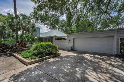 Casa en Seminole, Florida 3 dormitorios, 185.06 m2 № 2235936