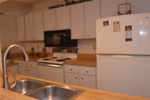 Condominio en alquiler en Sarasota, Florida, 2 dormitorios, 112.97 m2 № 213913 - foto 3