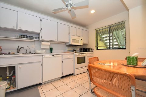 Condominio en alquiler en Sarasota, Florida, 2 dormitorios, 112.97 m2 № 213913 - foto 2