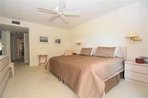 Condo in Sarasota, Florida, 2 bedrooms  № 213913 - photo 6