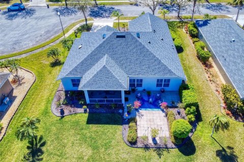 House in New Smyrna Beach, Florida 3 bedrooms, 159.05 sq.m. № 1578221 - photo 2