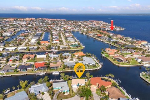 House in Punta Gorda, Florida 3 bedrooms, 125.98 sq.m. № 1634438 - photo 1